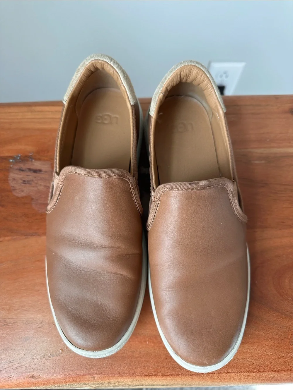 UGG Cas Chestnut Brown Smooth Leather Slip On Trainer Low Top Sneakers Shoes 7